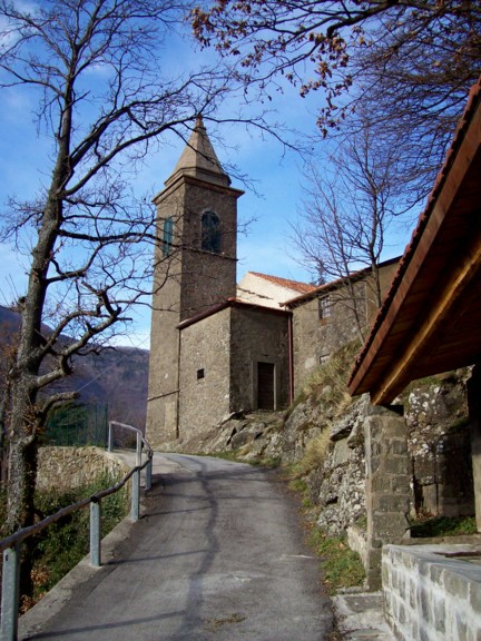  Image name: chiesa Campeda.jpg 
 width: 432 pixel 
 height: 576 pixel 
 Size: 108141 bytes 
 Click to enlarge 